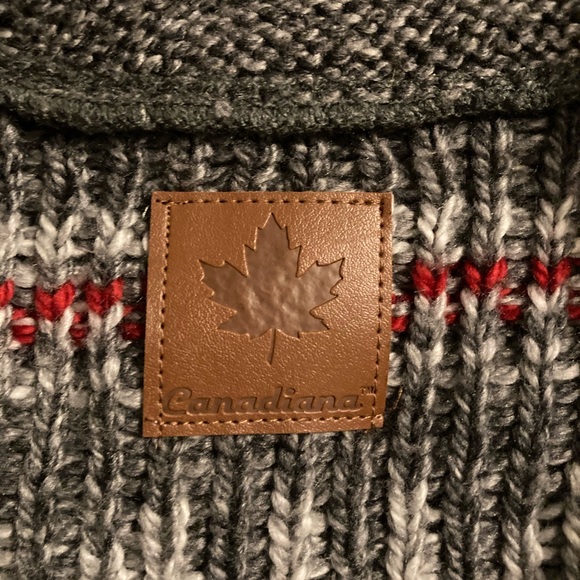 Canada Sweater Zip Up Sweater Moose and Maple Leaf Fall or Winter Sweater 3T - Picture 4 of 6